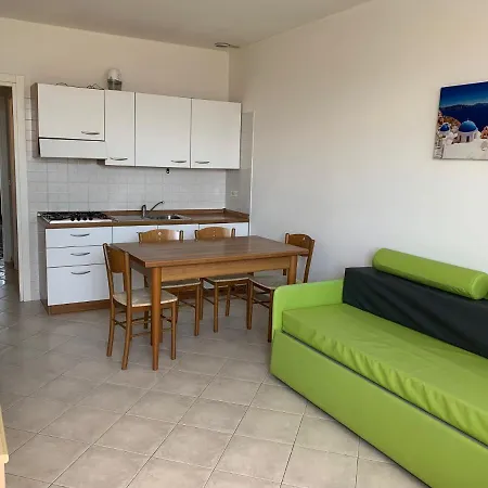 Condominio Penelope 101 *